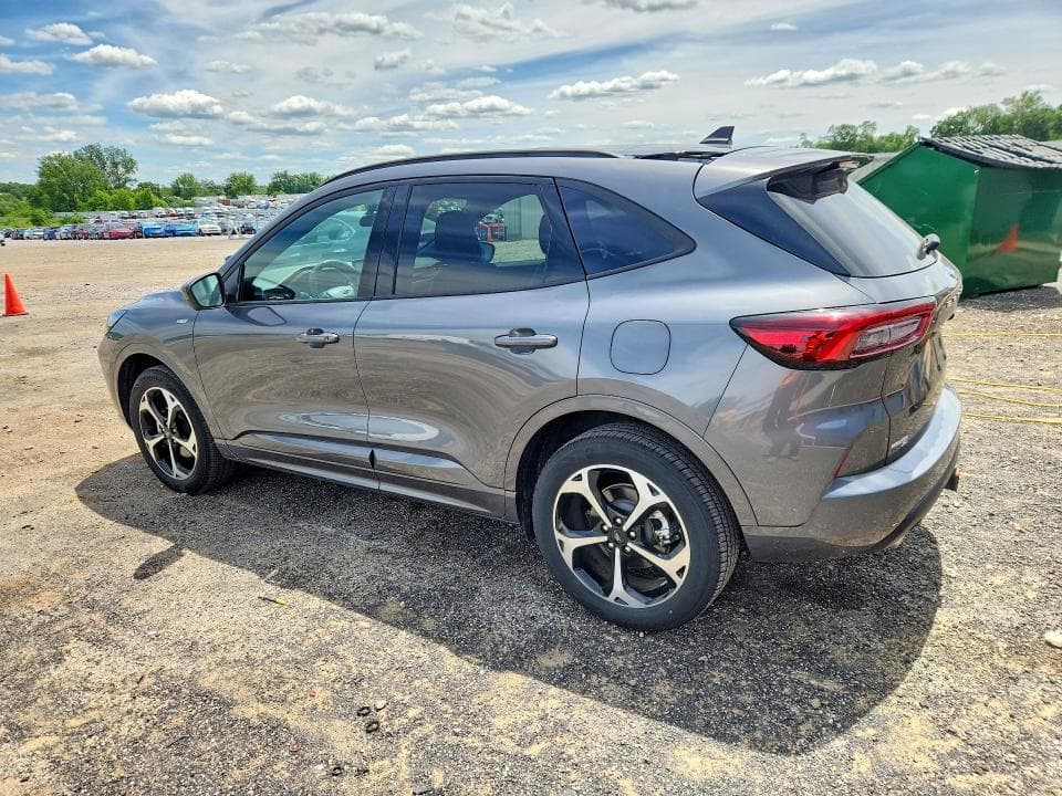 2024 FORD ESCAPE ST LINE SELECT 2