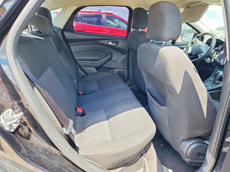 2017 FORD FOCUS SE 10