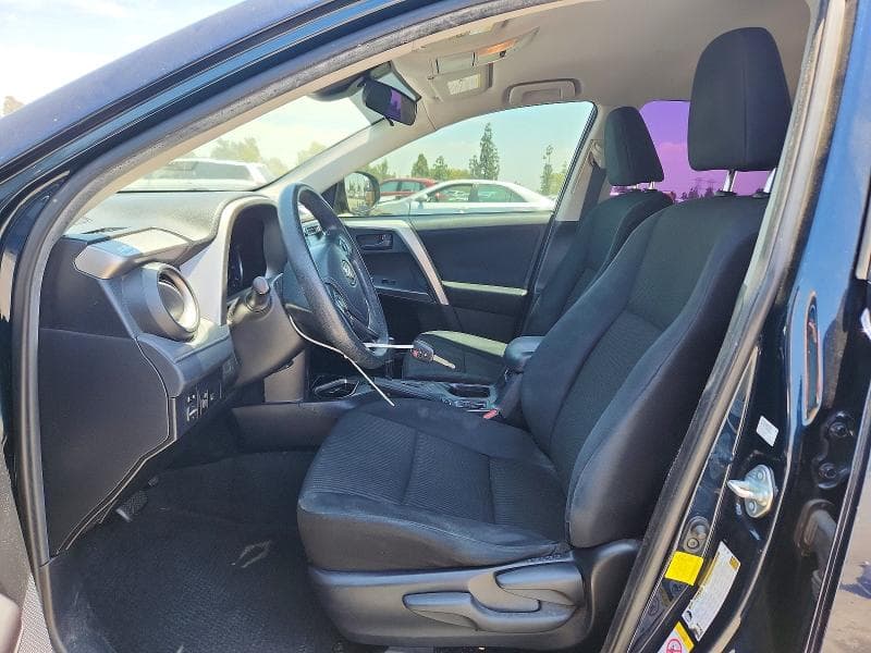 2017 TOYOTA RAV4 LE 7