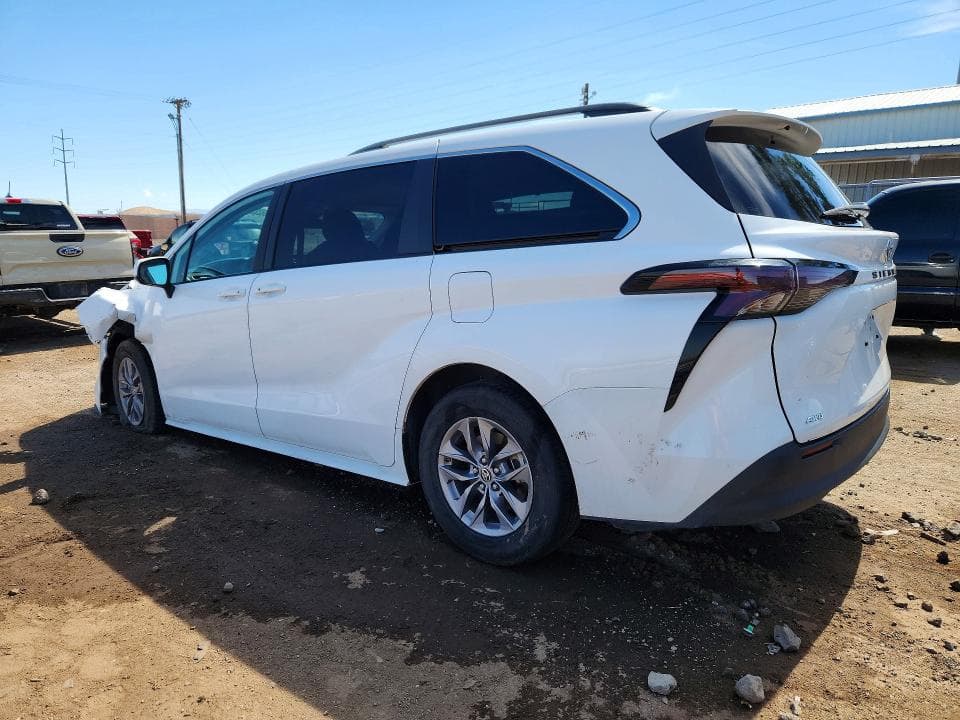 2023 TOYOTA SIENNA LE 2