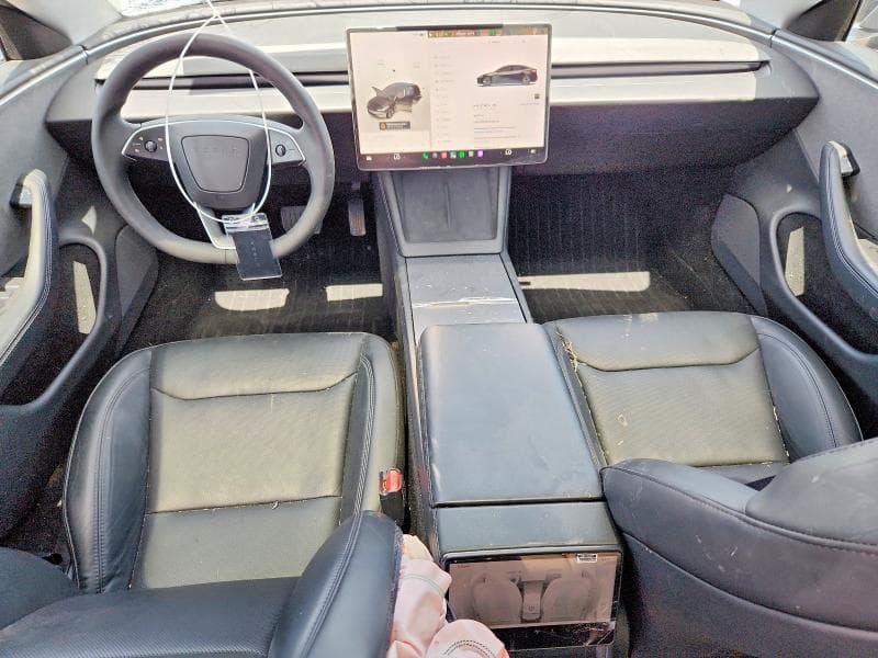 2025 TESLA MODEL 3 8