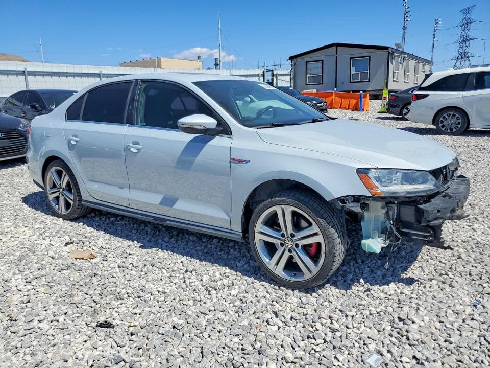 2017 VOLKSWAGEN JETTA GLI 4