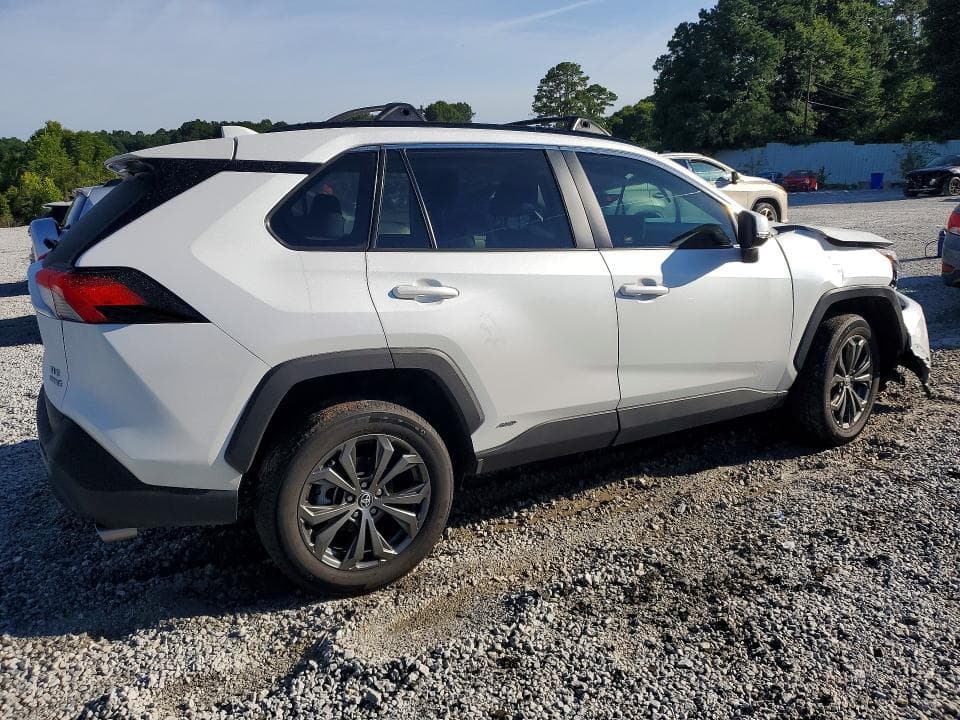 2024 TOYOTA RAV4 XLE PREMIUM 3