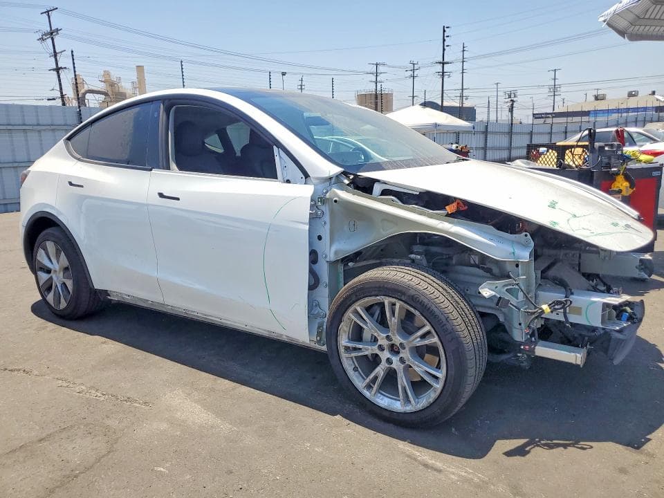 2023 TESLA MODEL Y 4