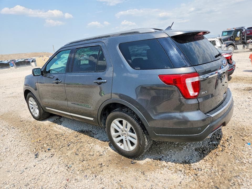 2018 FORD EXPLORER XLT 2