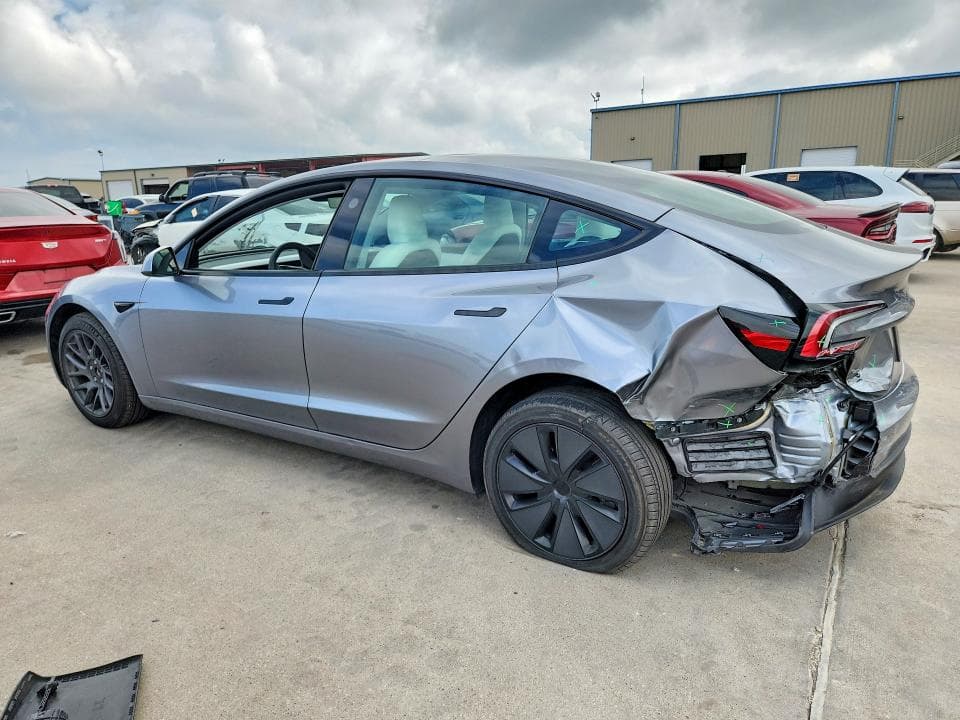 2025 TESLA MODEL 3 2
