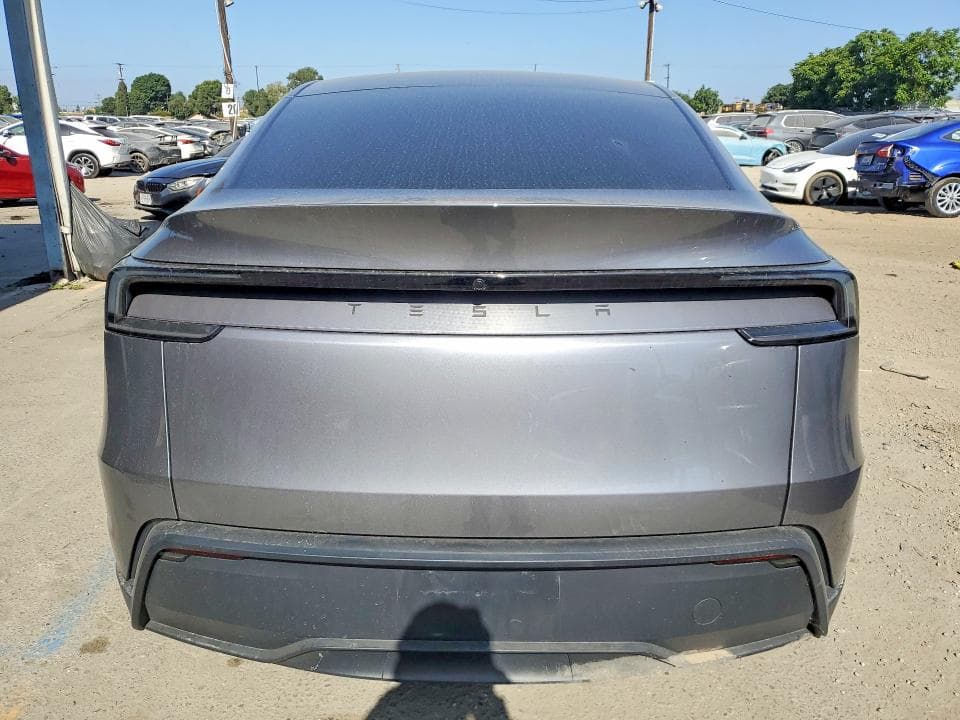 2026 TESLA MODEL Y 6