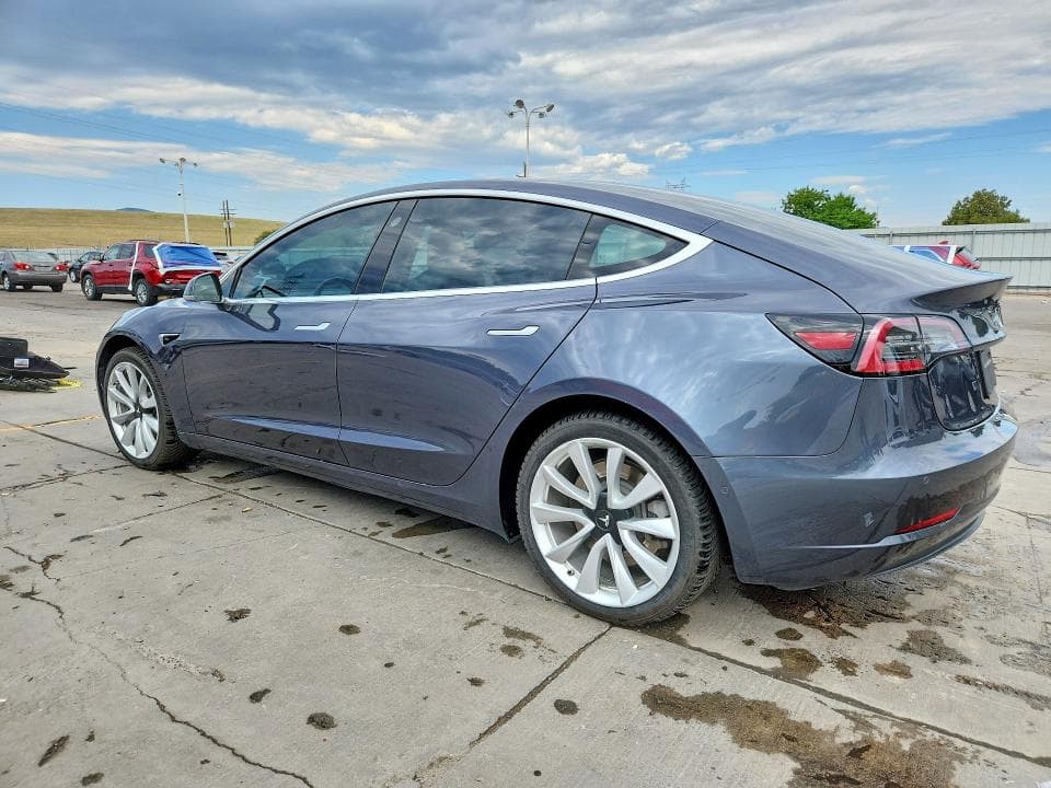 2018 TESLA MODEL 3 2