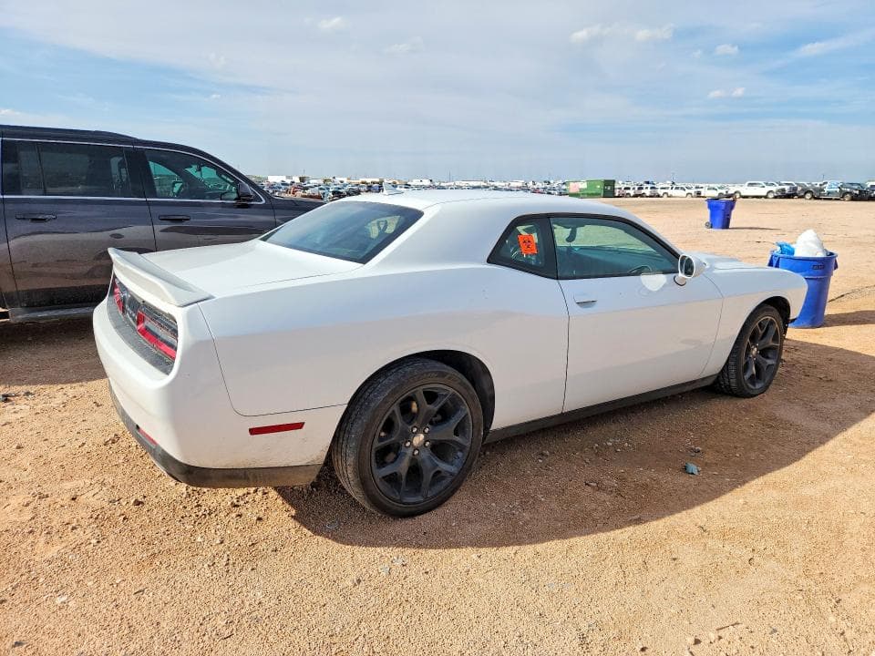 2018 DODGE CHALLENGER SXT 3