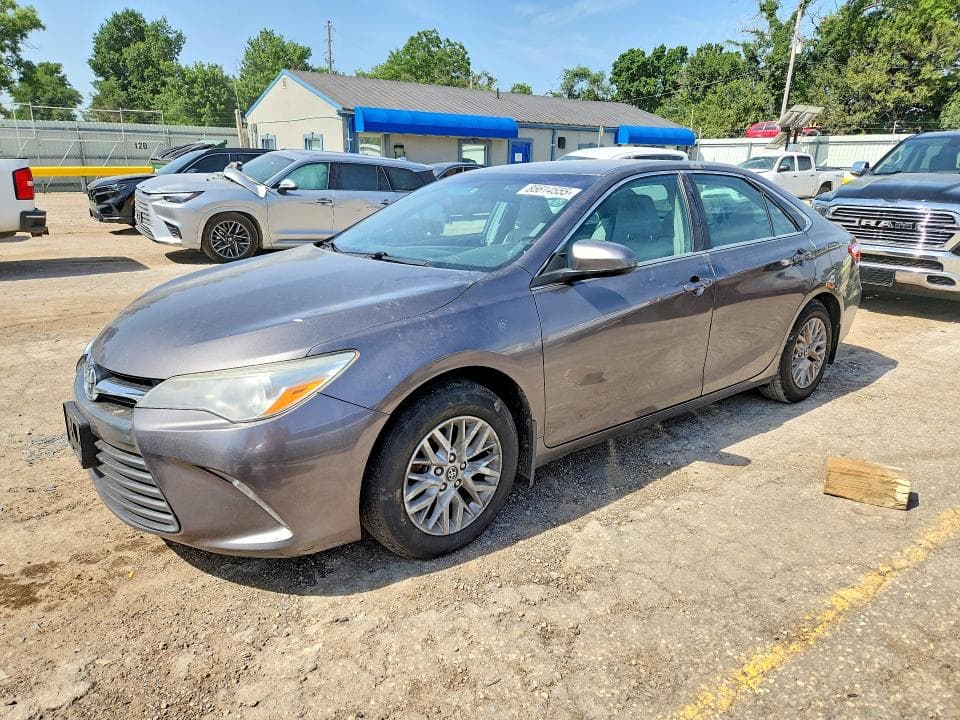 2017 TOYOTA CAMRY LE - 1