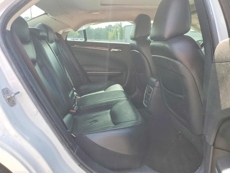 2019 CHRYSLER 300 10