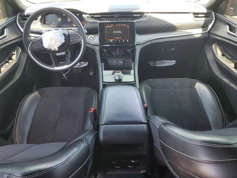 2024 JEEP GRAND CHEROKEE LAREDO 8