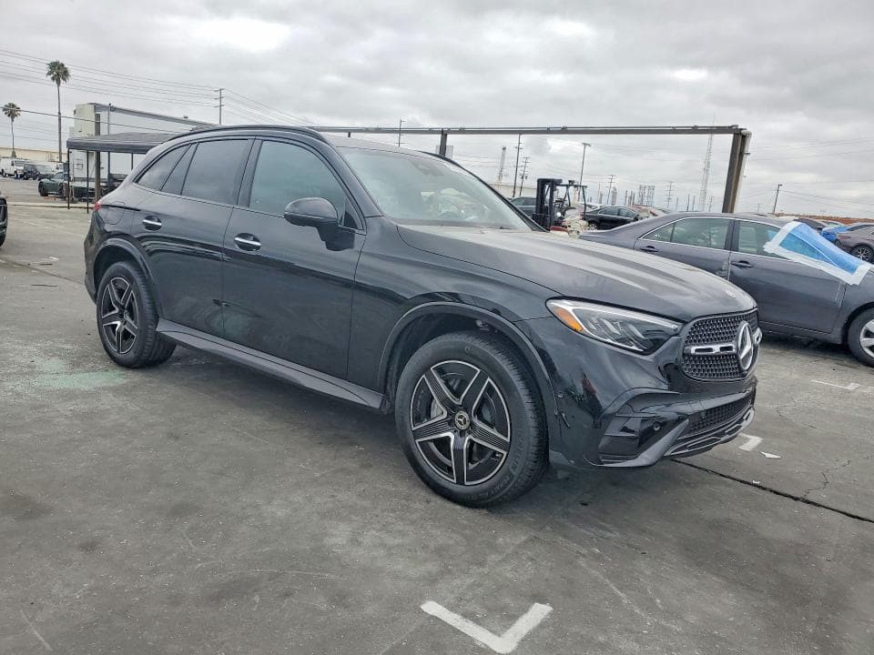 2025 MERCEDES-BENZ GLC 300 4