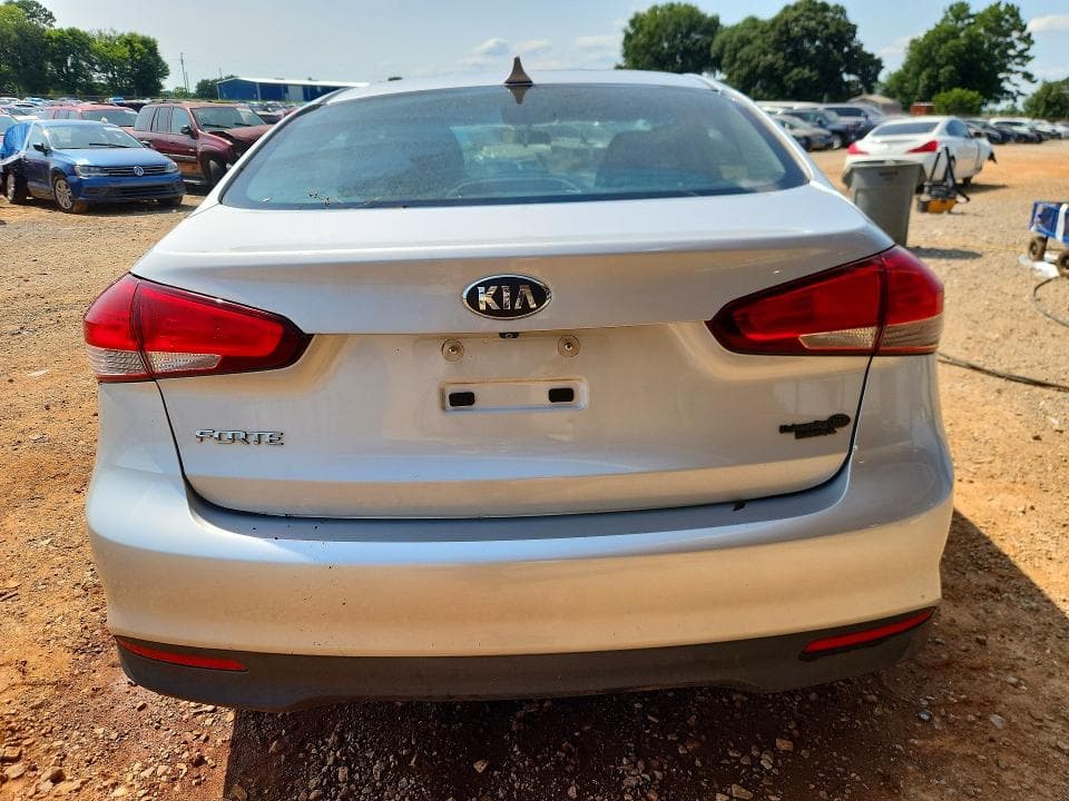 2018 KIA FORTE LX 11