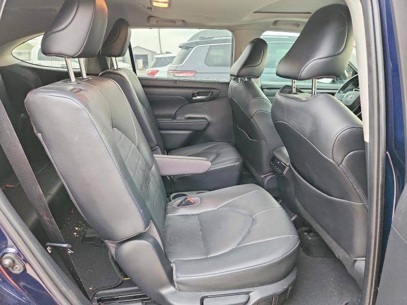 2020 TOYOTA HIGHLANDER XLE 11