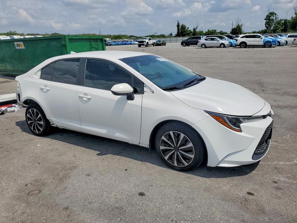 2021 TOYOTA COROLLA LE 4