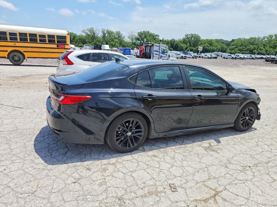 2025 TOYOTA CAMRY SE 3