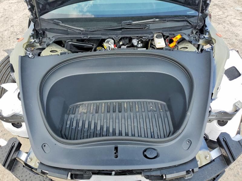 2026 TESLA MODEL 3 12
