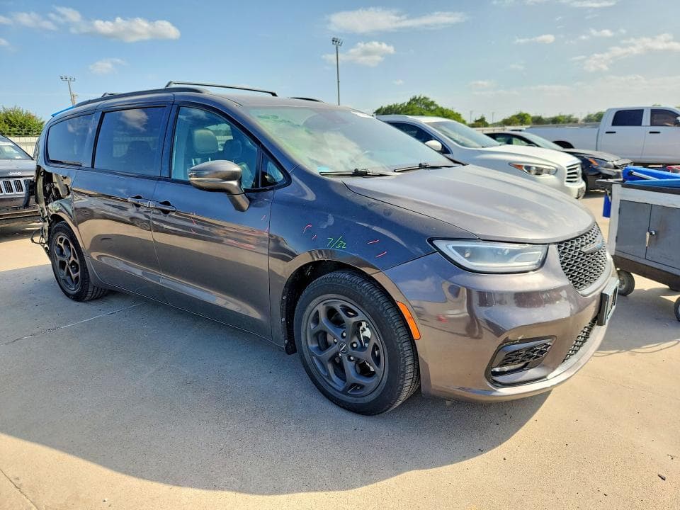 2021 CHRYSLER PACIFICA HYBRID LIMITED 4