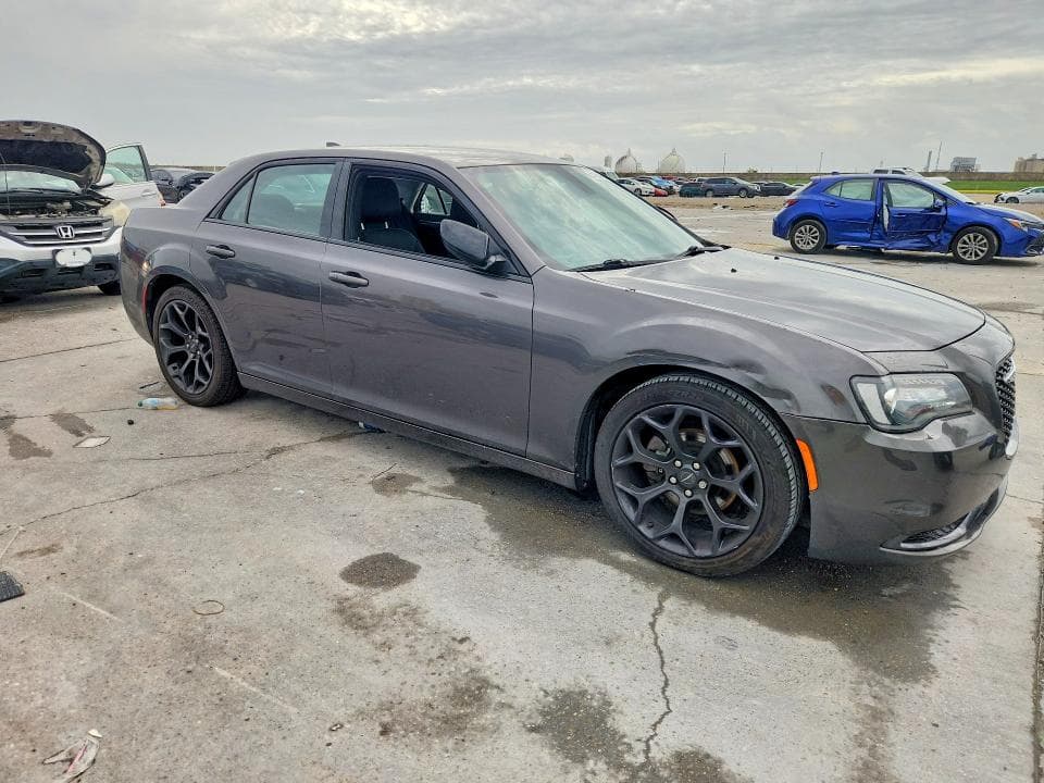 2019 CHRYSLER 300 TOURING 4