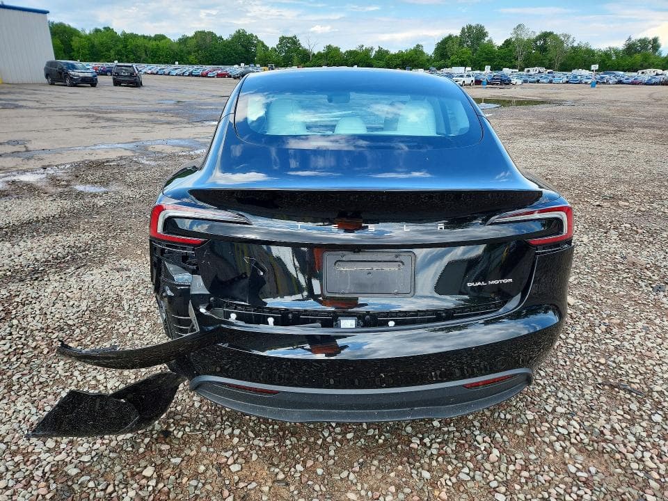 2025 TESLA MODEL 3 6