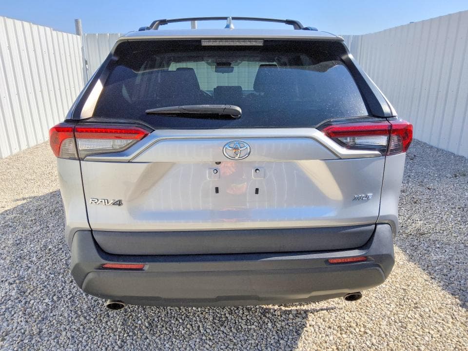 2023 TOYOTA RAV4 XLE 6