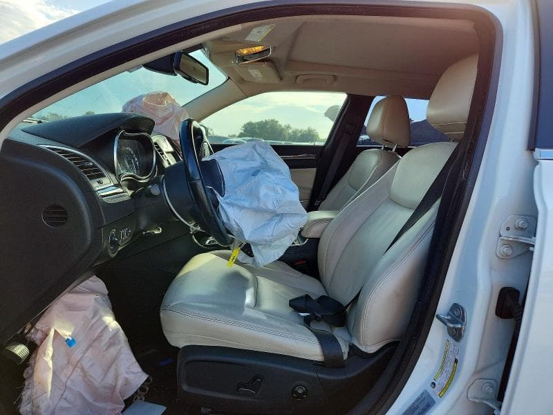 2017 CHRYSLER 300 LIMITED 7
