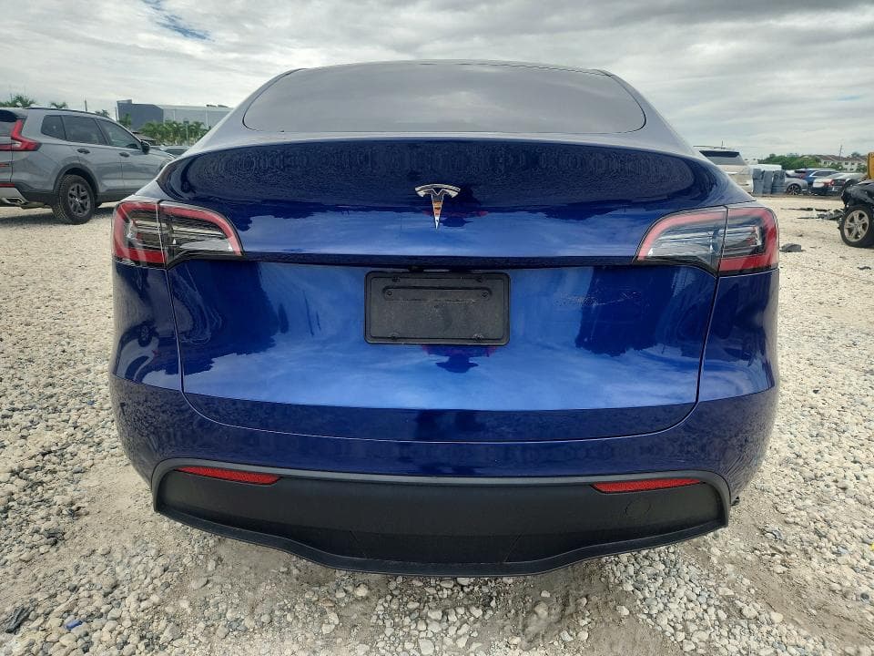 2023 TESLA MODEL Y 6
