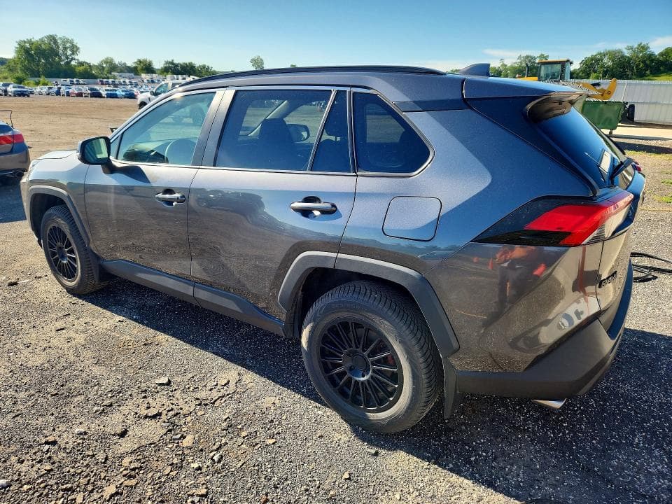 2020 TOYOTA RAV4 XLE 2