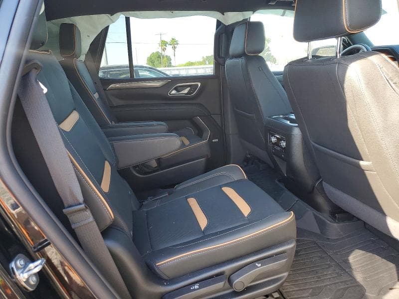 2024 GMC YUKON AT4 11