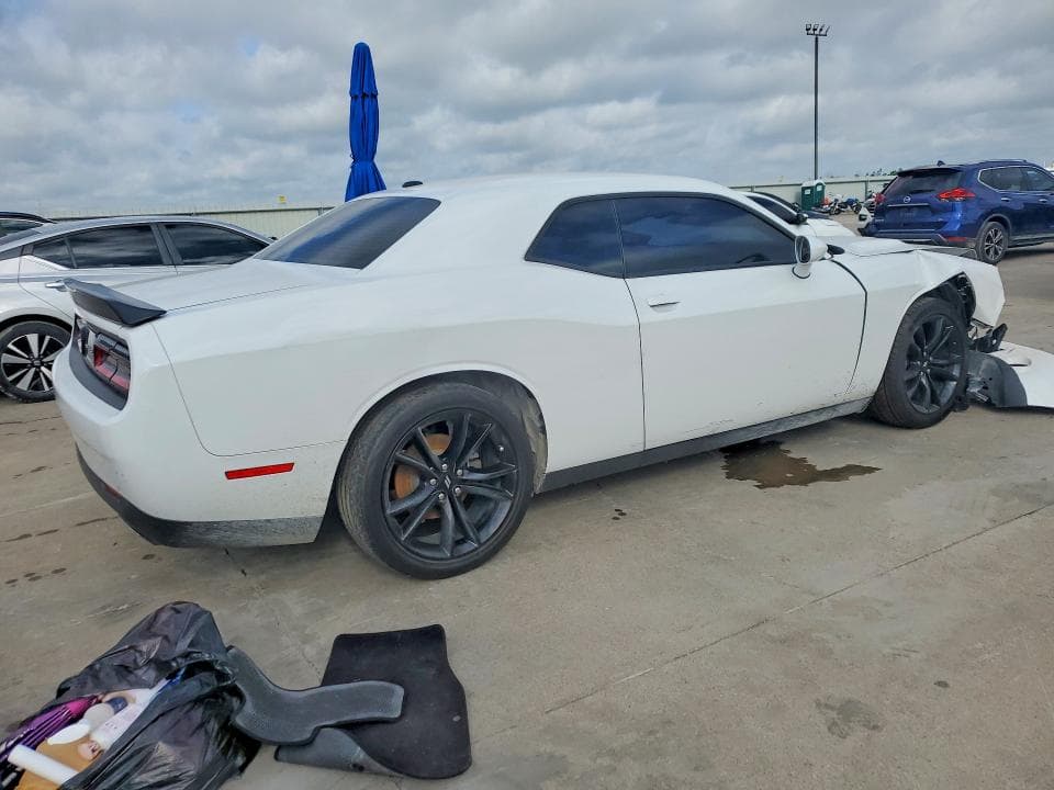 2018 DODGE CHALLENGER SXT 3