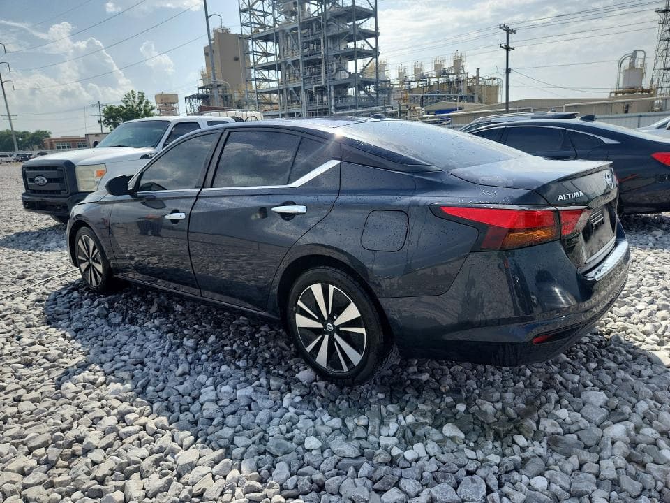 2022 NISSAN ALTIMA SV 2