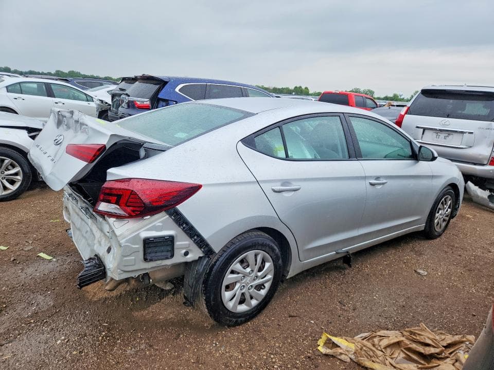 2019 HYUNDAI ELANTRA SE 3