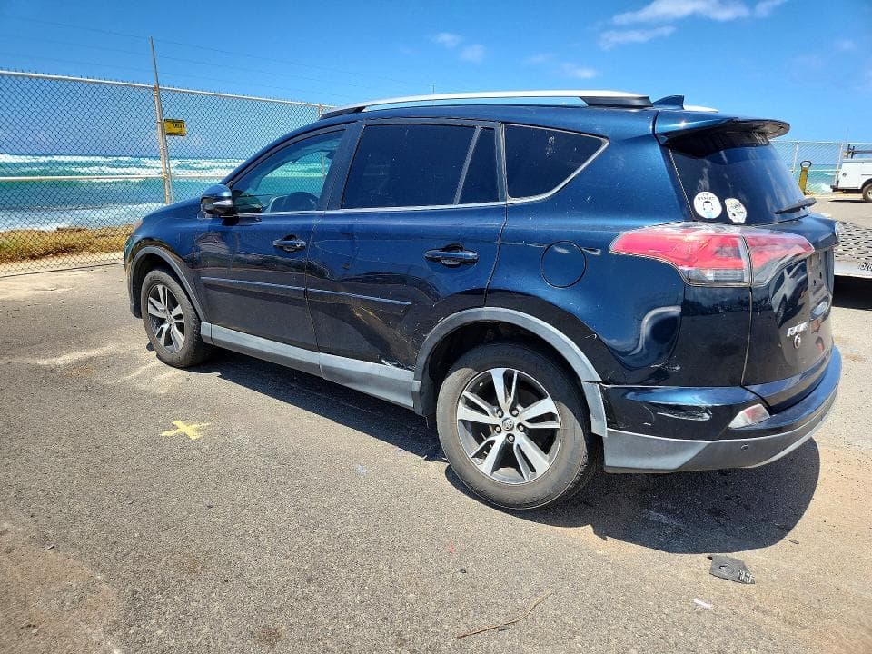 2018 TOYOTA RAV4 XLE 2