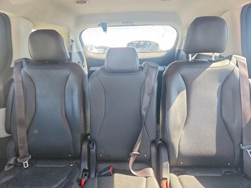 2022 KIA CARNIVAL LX 10