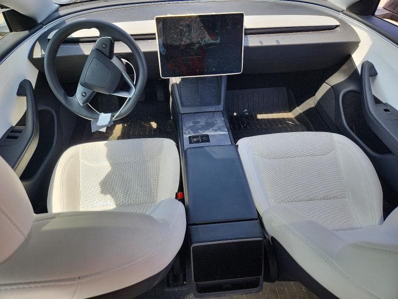 2025 TESLA MODEL 3 8