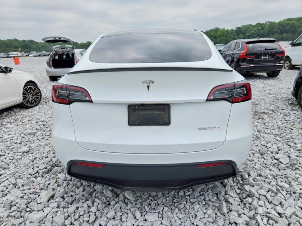 2025 TESLA MODEL Y 6
