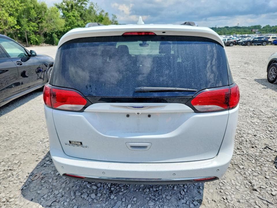 2019 CHRYSLER PACIFICA TOURING L 6