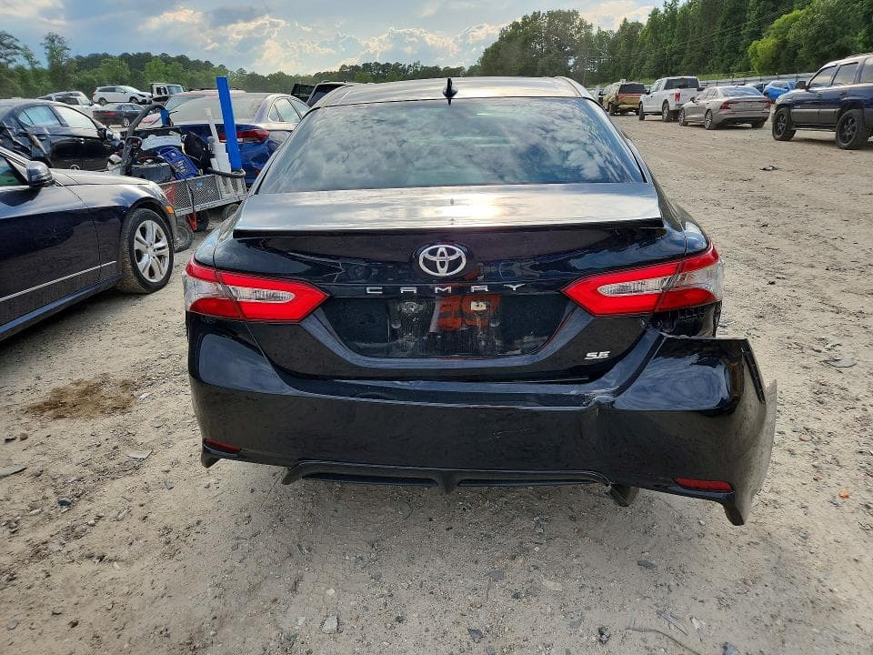 2019 TOYOTA CAMRY SE 6
