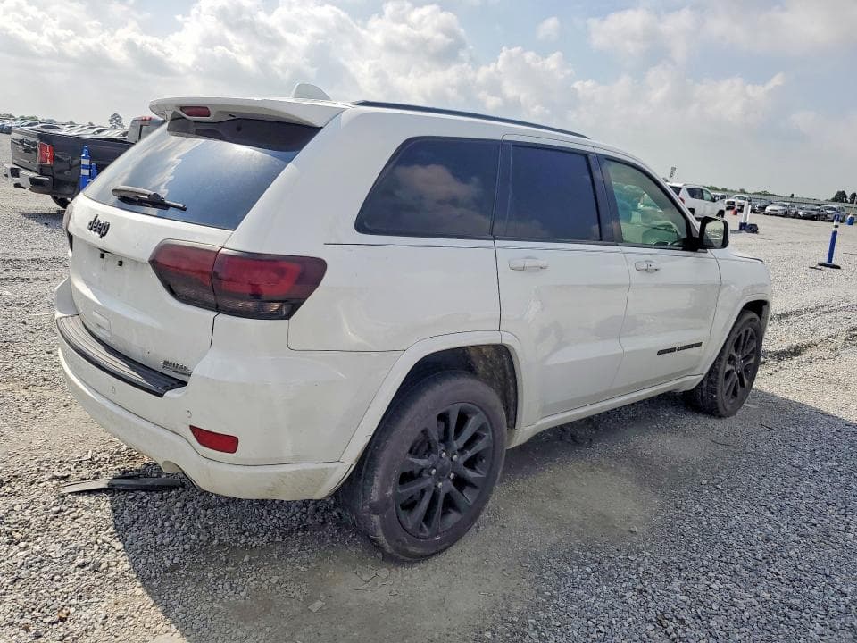 2018 JEEP GRAND CHEROKEE LARED 3