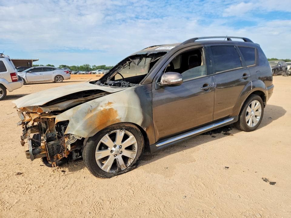 2013 MITSUBISHI OUTLANDER SE - 1