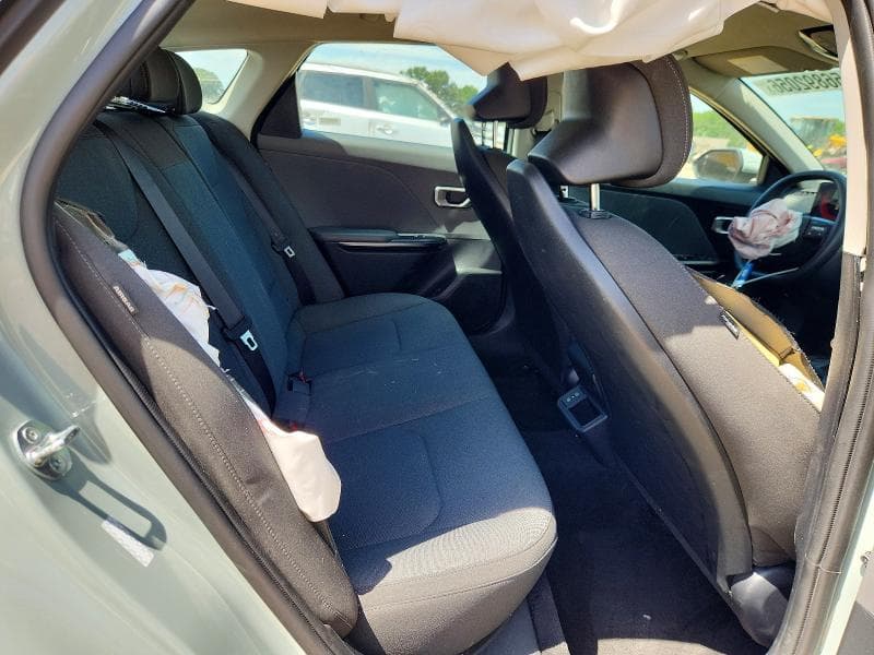 2025 KIA K4 LXS 10