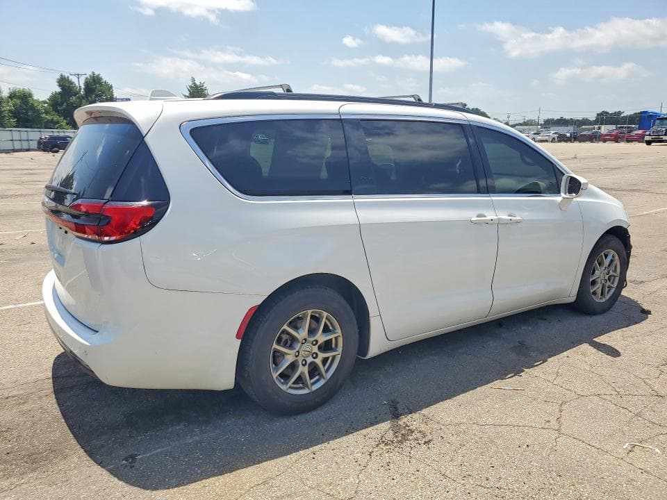 2022 CHRYSLER PACIFICA TOURING 3