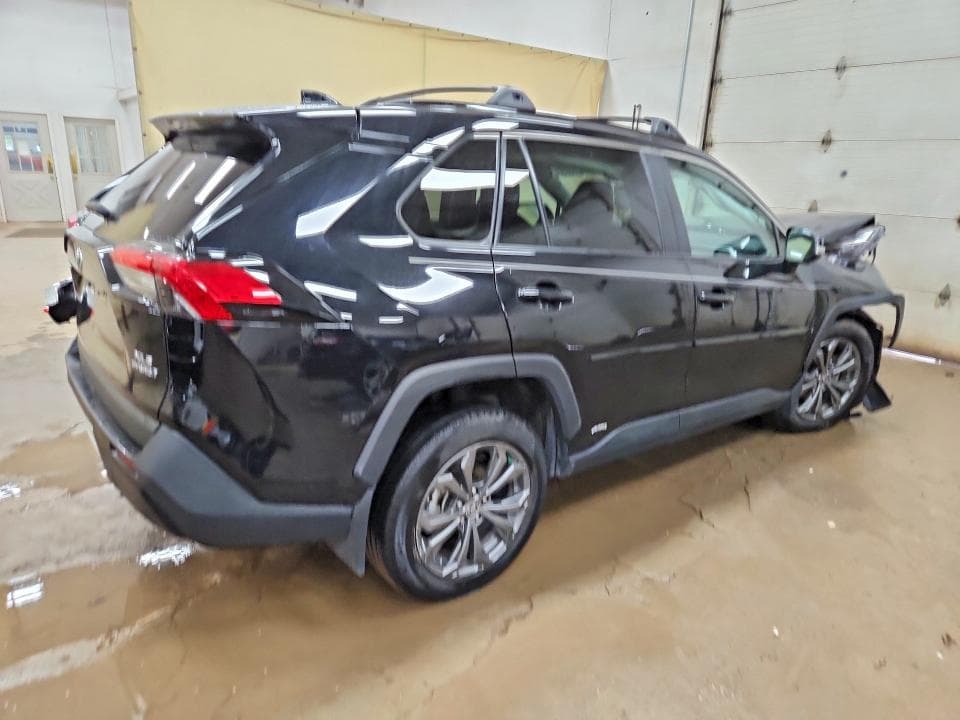 2024 TOYOTA RAV4 XLE PREMIUM 3