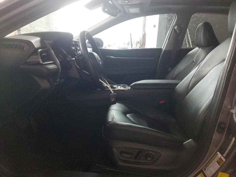 2019 TOYOTA CAMRY XSE 7