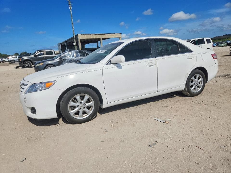 2011 TOYOTA CAMRY