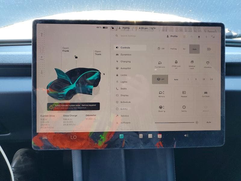 2025 TESLA MODEL 3 9