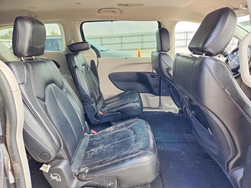 2023 CHRYSLER PACIFICA TOURING L 11