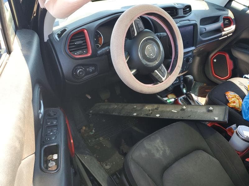 2018 JEEP RENEGADE TRAILHAWK 8
