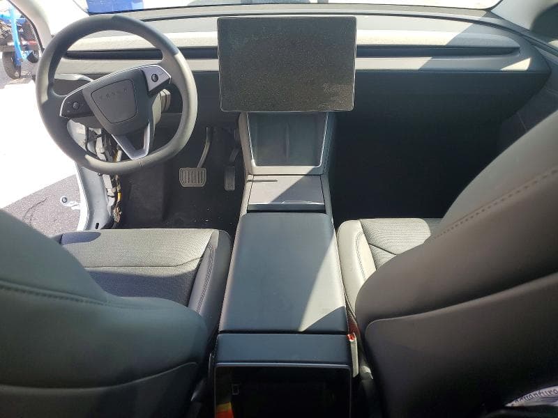 2026 TESLA MODEL Y 8